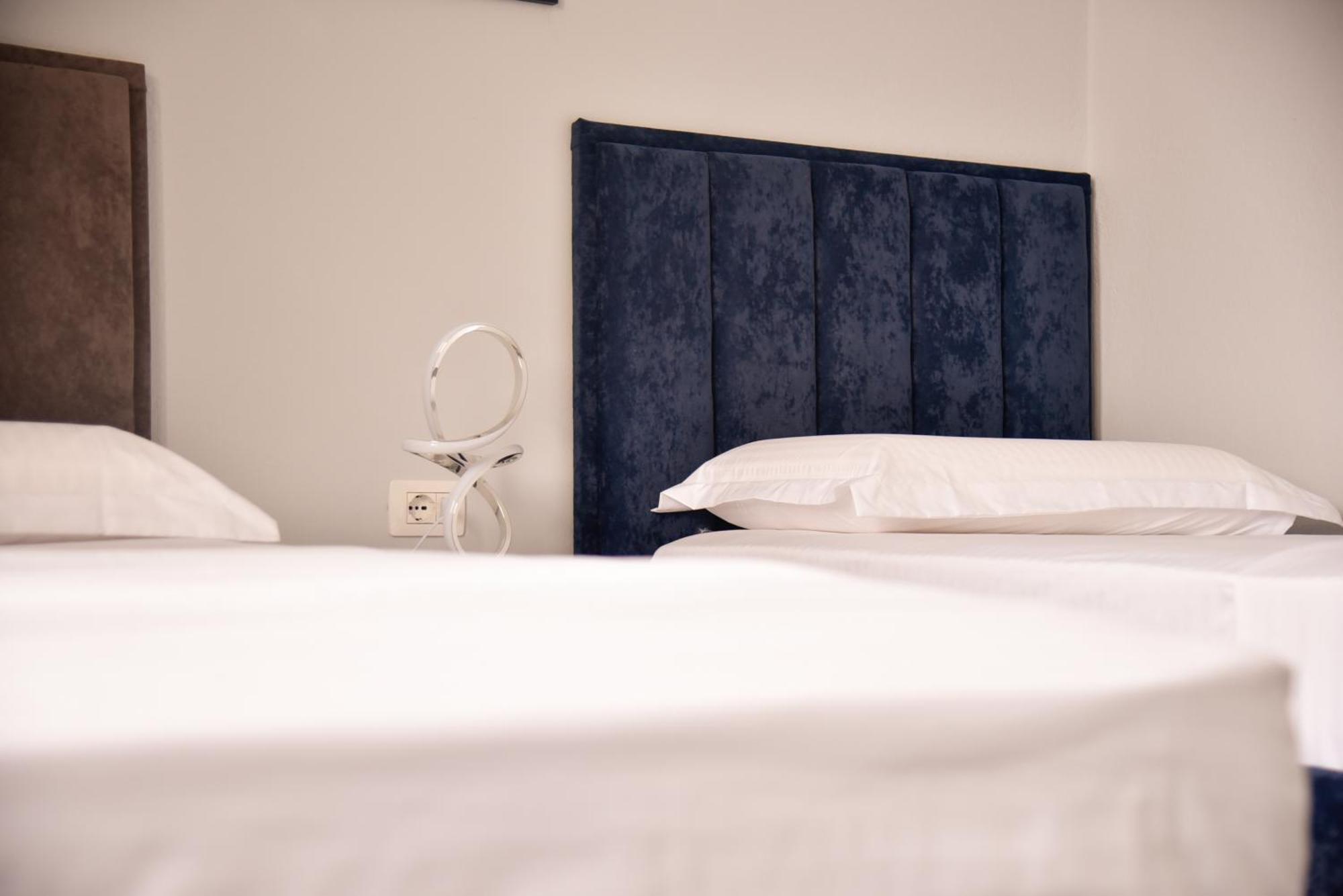 שקודר City Center Inn מראה חיצוני תמונה
