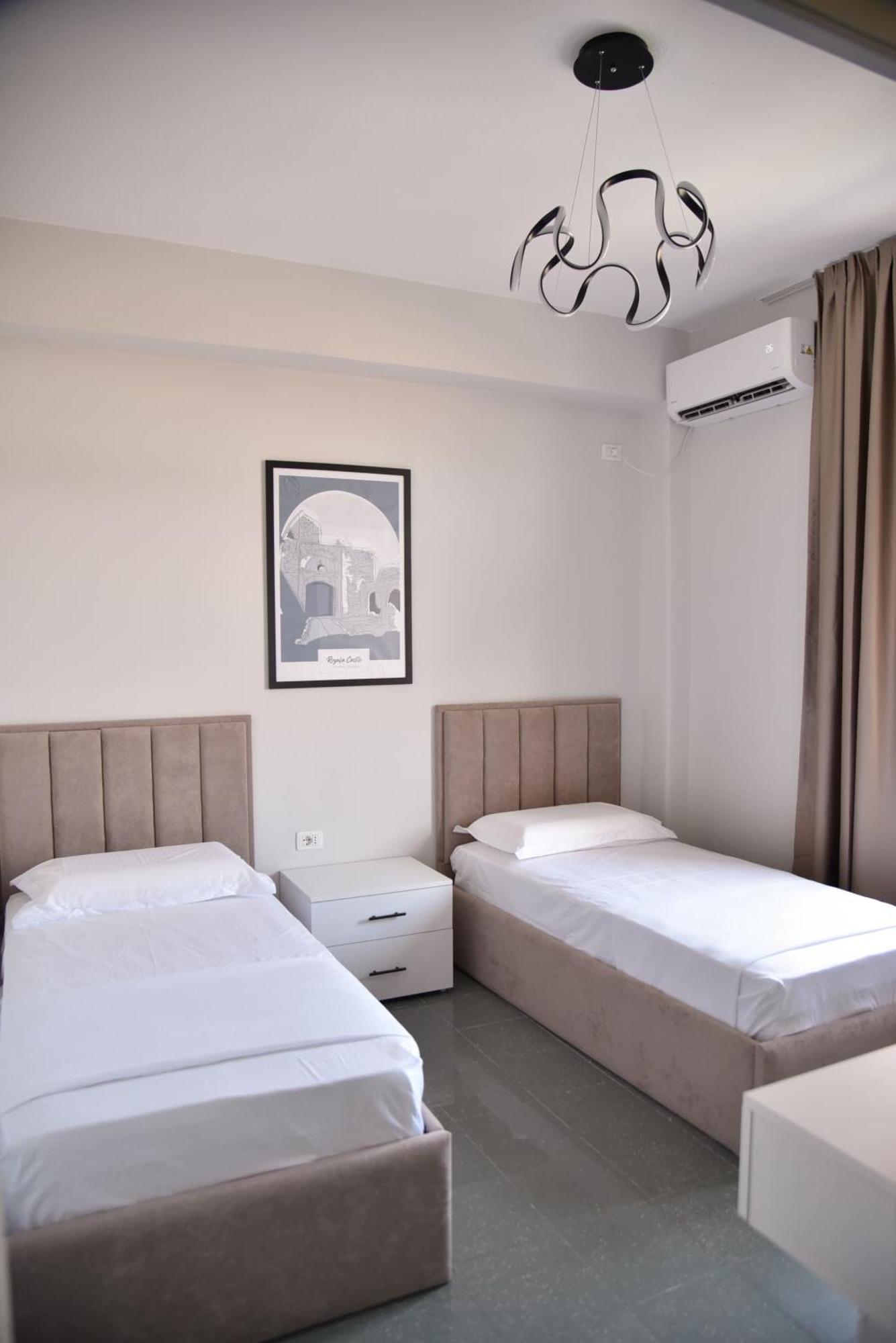 שקודר City Center Inn מראה חיצוני תמונה