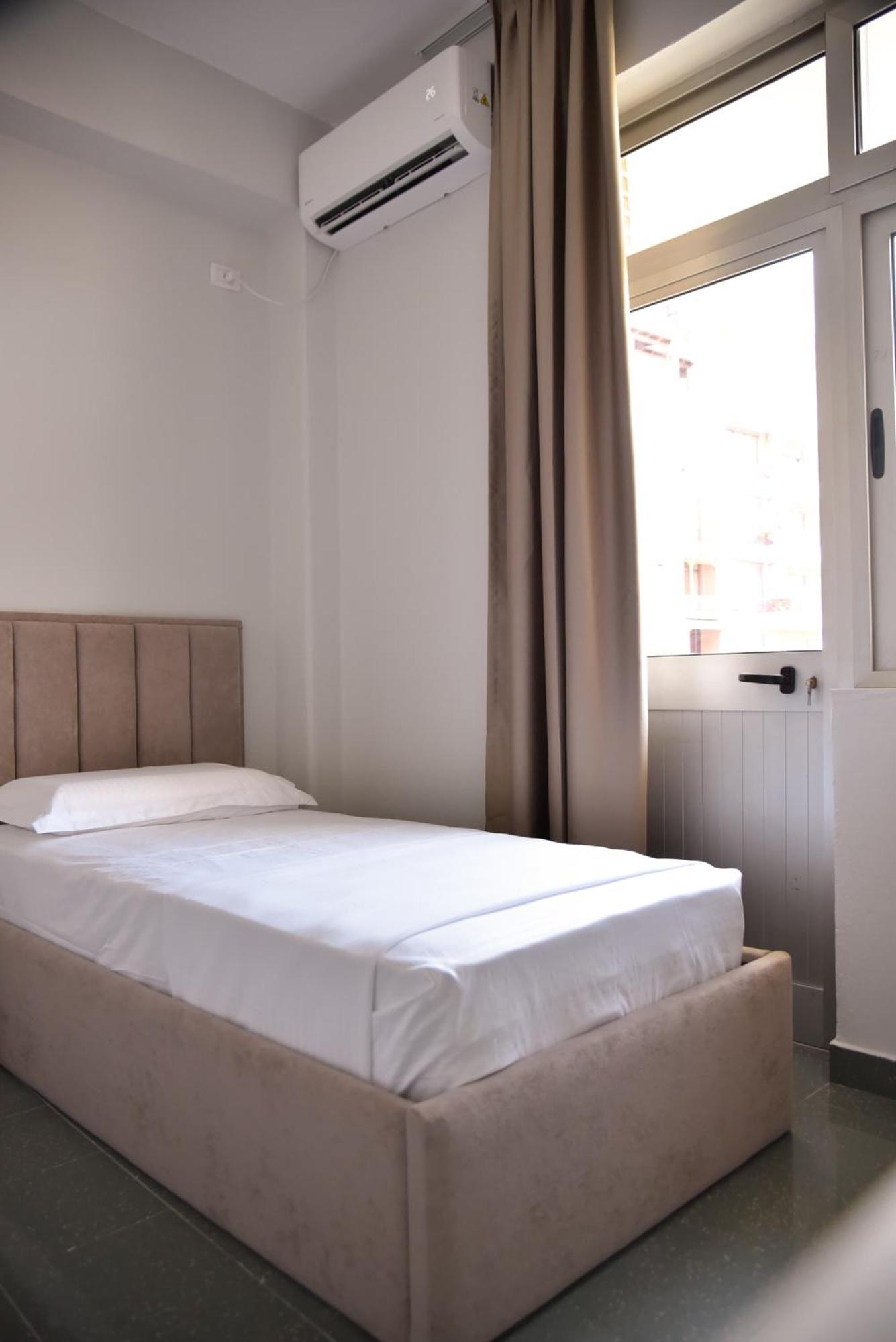 שקודר City Center Inn מראה חיצוני תמונה